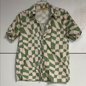 VRG GRL GREEN AND WHITE PATTERNED BUTTON UP BLOUSE TOP 6